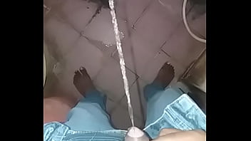 Kontol Desi Yang Gede Ngecrotin Air Seni Dengan Nikmat