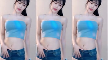 Em Gái Trung Hoa Uốn éo Thân Hình Nóng Bỏng Khiến Cánh Mày Râu Phát Cuồng