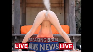 Gadis Tetangga Membungkuk Menggoda