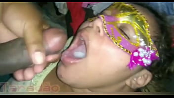 Gadis Nakal Menenggak Cairan Putih Dari Batang Pria