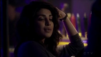 Prinyanka Chopra Digencet Habis-habisan Gaya India