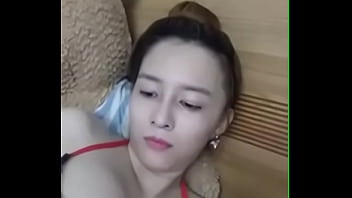 Sống Ảo – Nóng Rực Thế Này Thì Phải Cởi đồ Sống Thôi, 500 Anh Em Vào Live Xem Em Tươi Mọng Thế Nào