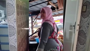 Sang Nenek Muslimah Indonesia Bergairah Dan Montok