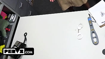 Brianna Bourmon Yang Sempurna Menunduk Dan Menelan Kontol Gede Di Ruang Belakang