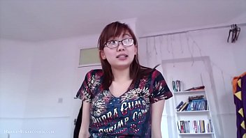 Gadis Asia Yang Cepat Bicara Dan Menggoda