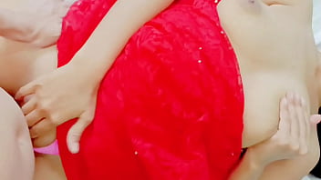 Ibu Tiri Genit Dalam Gaun Saree Merah Menggodaku Dengan Rayuan Kotor