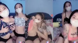 Dua Gadis Panas Saling Menjilati Payudara Hingga Basah