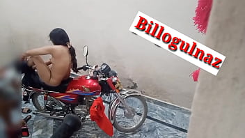 Teman Goyang Gila Di Atas Motor, Suara Erang Hindi Bikin Horny