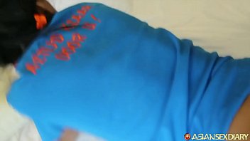 Pelayan Filipina Cantik Berpikir Dia Akan Membersihkan, Tapi Malah Diberi Pembersihan Lain
