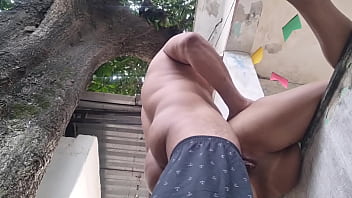 Aku Berikan Lubang Pantatku Yang Sempit Untuk Temanku Mainkan