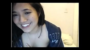 Gadis Asia Amatir Menggoda Dengan Payudara Mungilnya Di Pertunjukan Langsung