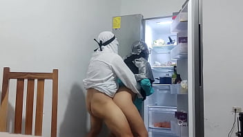 Arab Ngentot Di Depan Kulkas Dan Orgasme Memuaskan – Adegan Seks Nyata