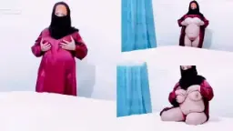 Ratu Berjilbab Arab Pamer Payudara Montok Yang Menggoda