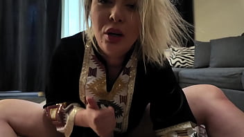 Pespembe Amcığını Sertçe Sikerken Aldığı Her Darbe Onu Duygusal Doruklara Sürüklüyor