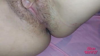 Melihat Adik Tiriku Basah Dan Menggeliat Saat Kami Nonton Film Porno Bareng