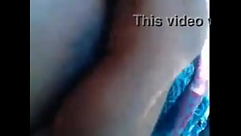 Menggenggam Payudara Desi Yang Menggairahkan