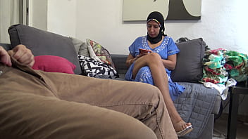 Istri Turki Yang Suaminya Tukang Selingkuh Tak Kuasa Menolak Kontol Besar Pria Asing Ini