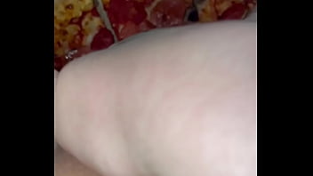 Putri Arab Los Angeles Yang Nakal: Remaja Manis Menggoda Dengan Pizza, Cokelat, Es Krim, Persik, Dan Keju Dalam Aksi Asmr Erotis Yang Memuaskan Nafsu