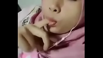 Video Call Mesra Dengan Gadis Berjilbab Yang Menggoda