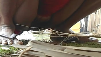 Bulu Lebat Desi Yang Basah Dan Menggoda