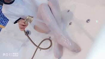 Gadis Oriental Yang Menggoda