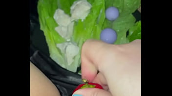 Ayam Dan Sayuran Di Dalam Memek Sempit Basah Gadis 18 Tahun Perawan Cantik-best Masturbasi Amatir Saudi-fetish Makanan Mesum-putih Salju Arab-los Angeles-usa-2025-amerika Serikat-porno Arab