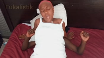 Pembantu Berhijab Bergairah Suka Menyelinap Diam-diam