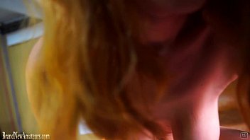 Ibu Berpayudara Besar Dan Seksi Dihardik Di Sofa Casting