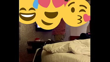 Istri Seksi Desi Menggoda Tukang Kabel Dengan Tubuhnya Yang Menggairahkan