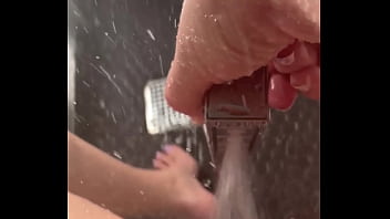 Langkah Seksi Saudari Tiriku Yang Panas Meraba-raba Diri Di Pancuran Cerah—remaja Amatir Dari Saudi Arabia, Si Putih Salju Di Los Angeles Usa