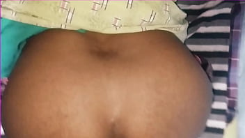 Istri Desi Nakal Bercinta Dengan Sari Masih Melekat