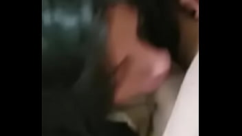 Gadis Desi Yang Menggairahkan Menghisap Kontol Dengan Penuh Nafsu