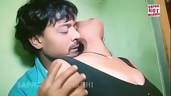 Istri Menggairahkan Dengan Pembantu Suami Di Kamar Sebelah – Film Pendek Panas Hindi.mp4