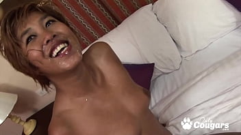 Milf Asia Bergigi Kelinci Diminyaki Dan Ditusuk Dalam-dalam Sampai Ke Biji