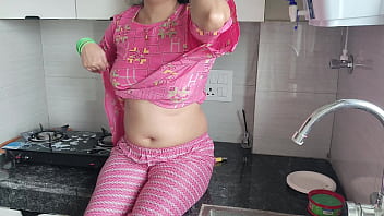 Indri Panas Menggila Digoyang Sampai Klimaks Oleh Anak Tirinya Yang Nakal Di Rumah