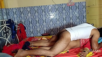 बेहोश करके लड्डू खिलाकर एक ढोंगी बाबा ने मेरी कुंवारी चूत मारी